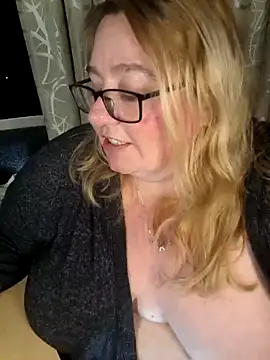 Iceprincess2bad4u online show from March 1, 2026, 5:37 pm