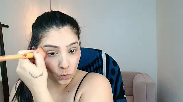 Snapshot of YummyAnna_ chatting on February 25, 2026, 3:21 pm YummyAnna online show from February 25, 2026, 3:21 pm