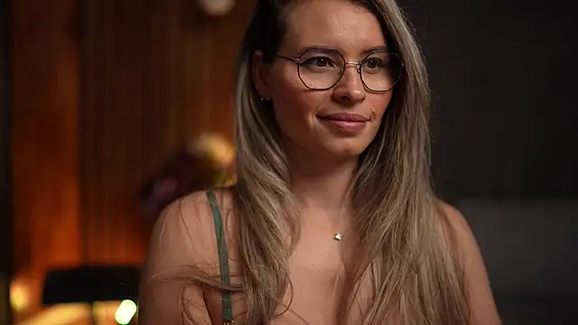 BrandyWhite online show from March 6, 2025, 8:08 am