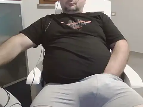 iron boy80 online show from November 3, 2025, 2:07 pm