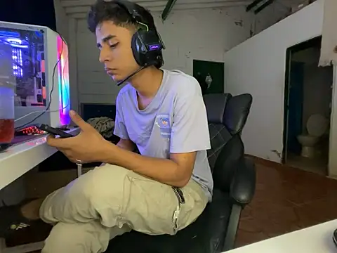 Max TheHorseDick online show from March 25, 2026, 6:30 am