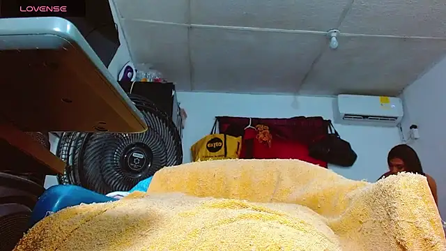 THAKIANYSBIGCOCK online show from October 23, 2025, 6:39 pm