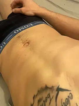 babepp online show from March 25, 2026, 9:43 pm