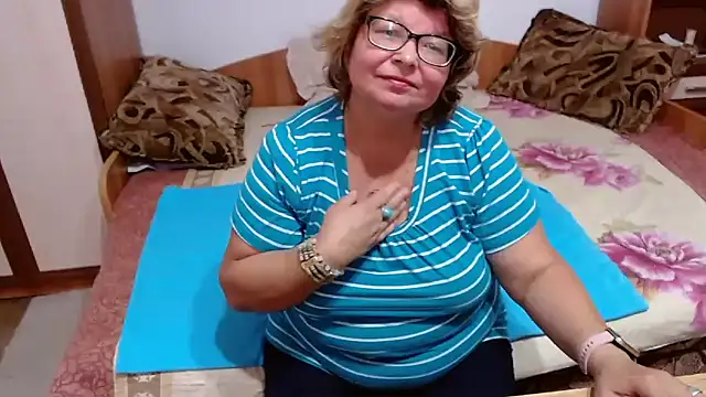 SweetMommaX online show from September 15, 2025, 10:15 am