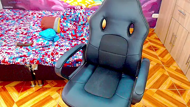 Eimy lorens online show from December 9, 2024, 9:05 pm