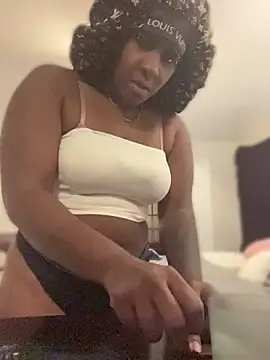 Snapshot of Foreignthababyy chatting on May 18, 2026, 7:52 pm Foreignthababyy online show from May 18, 2026, 7:52 pm