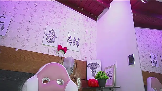 mssburbuja online show from January 14, 2025, 3:11 am