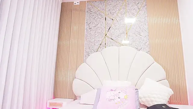 mssburbuja online show from November 13, 2025, 3:05 am