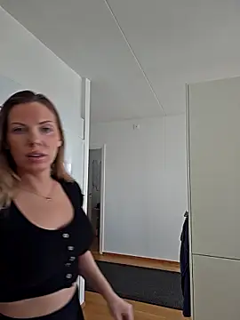 novaforyou1 online show from March 8, 2025, 8:22 am