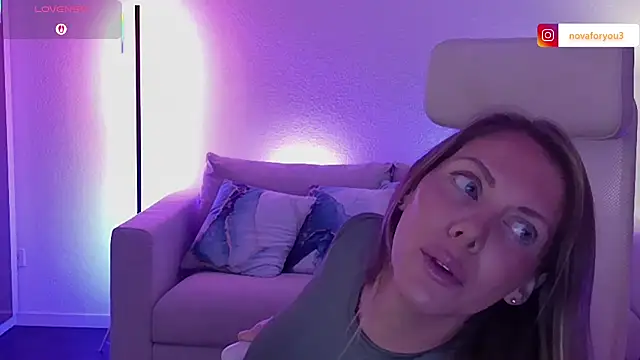 novaforyou1 online show from November 18, 2025, 9:41 pm