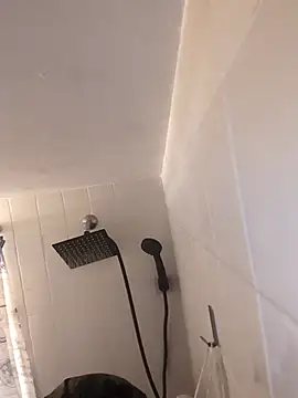 JadaSkyy online show from December 3, 2025, 5:11 pm