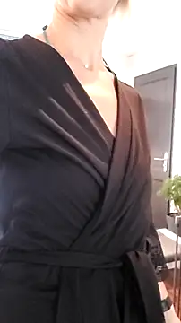 dancing sexy doll online show from September 21, 2025, 10:06 am