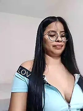 charlotte moineau online show from February 4, 2025, 11:06 pm