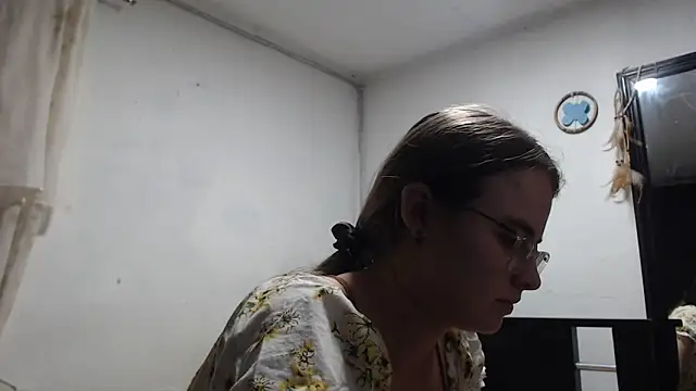 HellenMiyer1111 online show from October 18, 2025, 4:08 pm