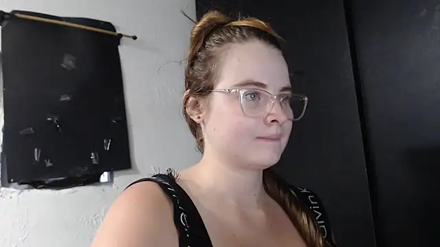 HellenMiyer1111 online show from January 14, 2026, 6:35 pm