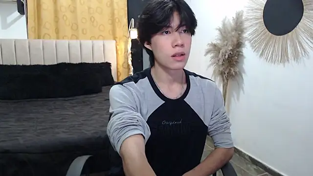 Elio-cam online show from March 25, 2026, 3:01 am