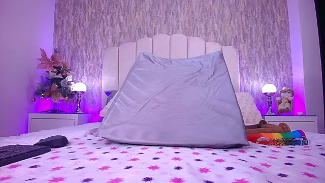 raven lilith  online show from December 18, 2025, 3:23 am