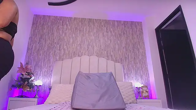 raven lilith  online show from December 21, 2025, 3:13 am