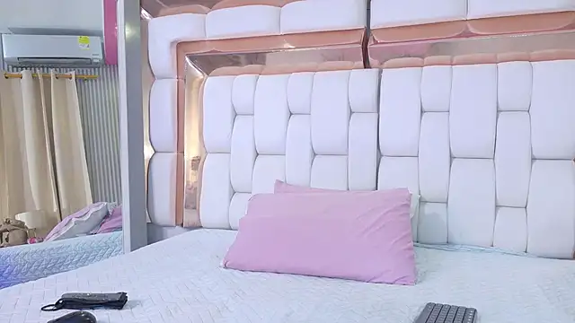 sexysistter online show from February 14, 2026, 12:13 pm