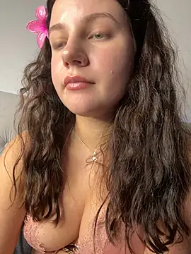 Snapshot of likaxxx chatting on December 6, 2024, 2:17 pm likaxxx online show from December 6, 2024, 2:17 pm