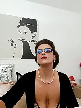 RebeccaNoble online show from October 6, 2025, 10:12 am