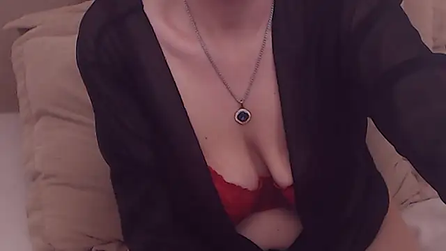Snapshot of RebeccaNoble chatting on April 27, 2026, 3:04 am RebeccaNoble online show from April 27, 2026, 3:04 am