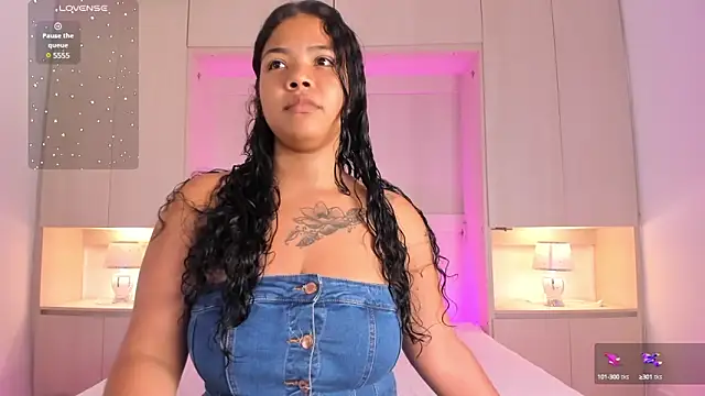 SophiaaStone online show from January 25, 2025, 11:44 am