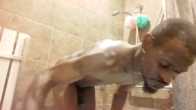 Maculine Stayr online show from October 19, 2025, 4:46 am