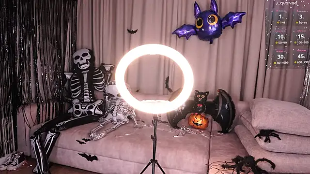 k kimikooo online show from November 1, 2025, 4:47 am