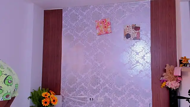 kelly thomson online show from November 21, 2025, 1:32 pm