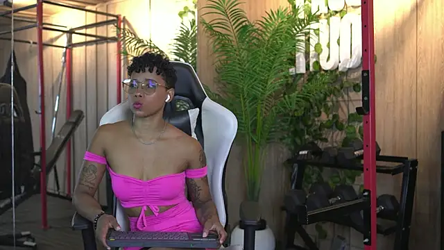 Snapshot of kelly_thomson chatting on July 15, 2026, 12:54 pm kelly thomson online show from July 15, 2026, 12:54 pm