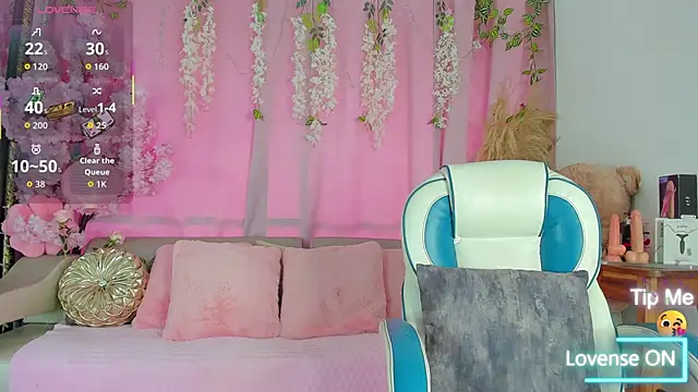 SammyGirlTS online show from November 10, 2025, 2:49 pm