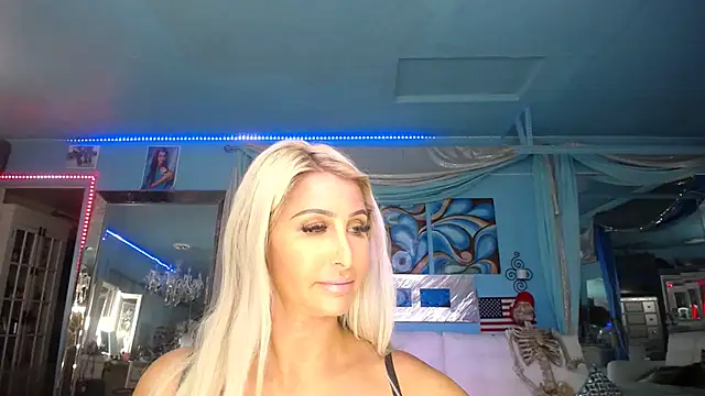 ADRIANNA FOX online show from January 26, 2025, 1:41 am