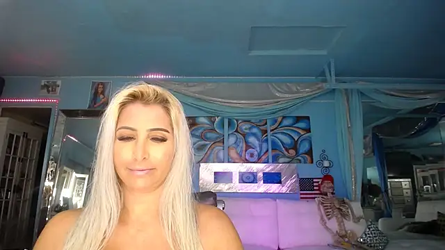 ADRIANNA FOX online show from January 29, 2025, 3:01 am