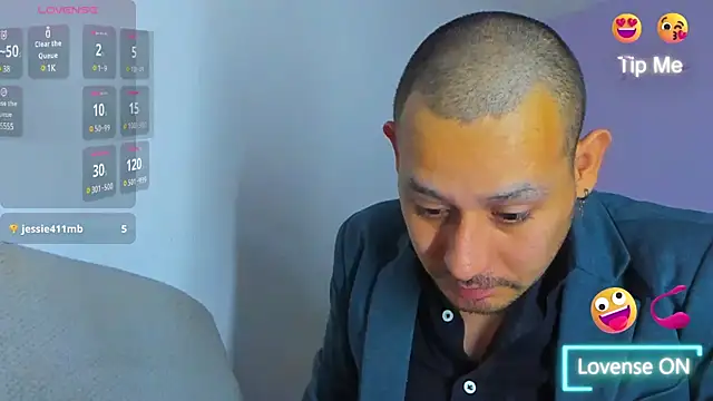 jhonyalzate2 online show from December 7, 2024, 5:04 am