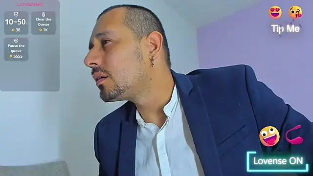 jhonyalzate2 online show from December 14, 2024, 2:34 am