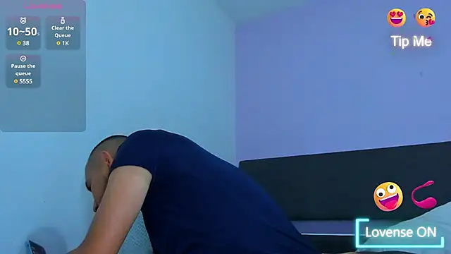 jhonyalzate2 online show from January 17, 2025, 4:49 am