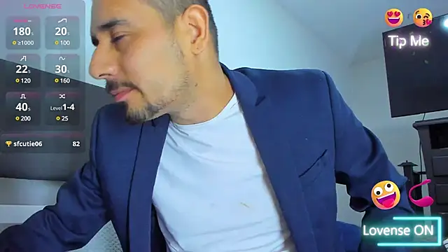 jhonyalzate2 online show from January 31, 2025, 6:13 am