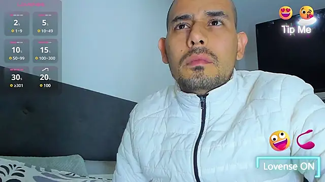 jhonyalzate2 online show from February 7, 2025, 4:59 am