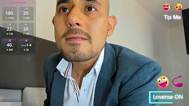 jhonyalzate2 online show from March 15, 2025, 7:59 pm