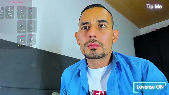 jhonyalzate2 online show from October 7, 2025, 1:58 am