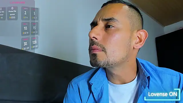 jhonyalzate2 online show from November 11, 2025, 3:17 am