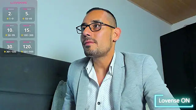 jhonyalzate2 online show from March 10, 2026, 3:00 am