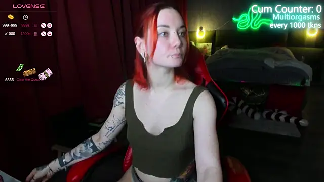 MaxPhoenixx online show from December 15, 2024, 4:40 am