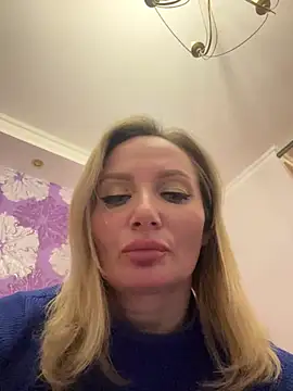 Snapshot of AngelOxy chatting on December 7, 2024, 5:31 pm AngelOxy online show from December 7, 2024, 5:31 pm