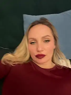 Snapshot of AngelOxy chatting on December 17, 2024, 2:22 pm AngelOxy online show from December 17, 2024, 2:22 pm