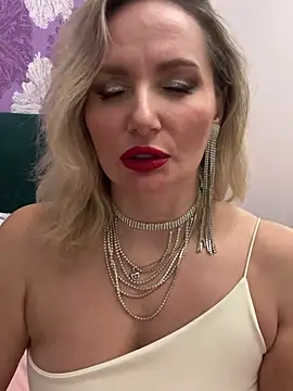 Snapshot of AngelOxy chatting on December 25, 2024, 2:34 pm AngelOxy online show from December 25, 2024, 2:34 pm