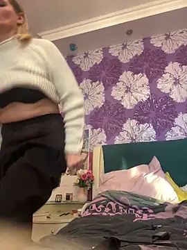 Snapshot of AngelOxy chatting on January 4, 2025, 1:31 pm AngelOxy online show from January 4, 2025, 1:31 pm