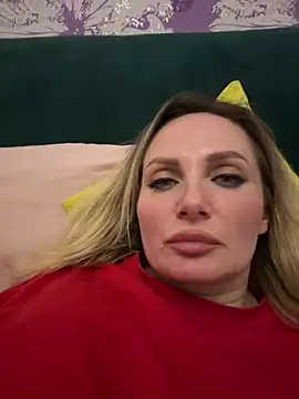 Snapshot of AngelOxy chatting on January 12, 2025, 8:36 pm AngelOxy online show from January 12, 2025, 8:36 pm