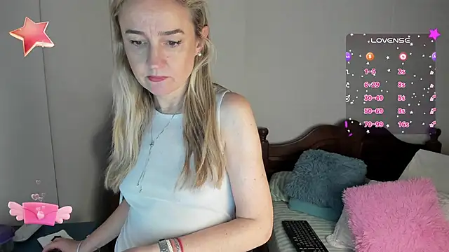 Snapshot of 1Sweetnina chatting on January 17, 2025, 10:45 pm 1Sweetnina online show from January 17, 2025, 10:45 pm